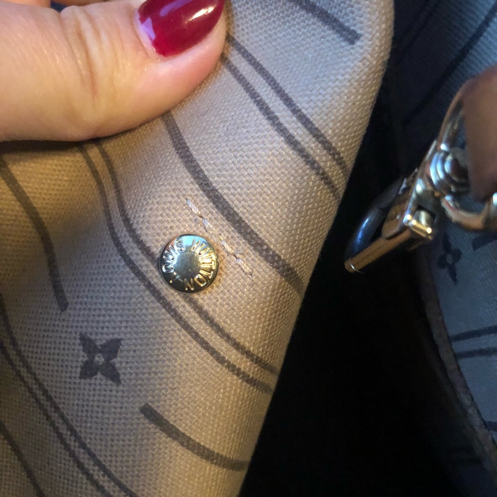 Authentic Louis Vuitton Neverfull MM - Picture 6 of 12